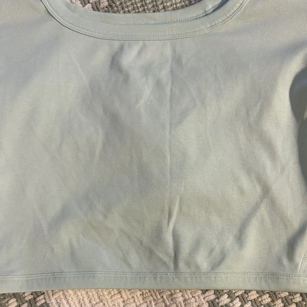 Womens lululemon cropped short sleeve